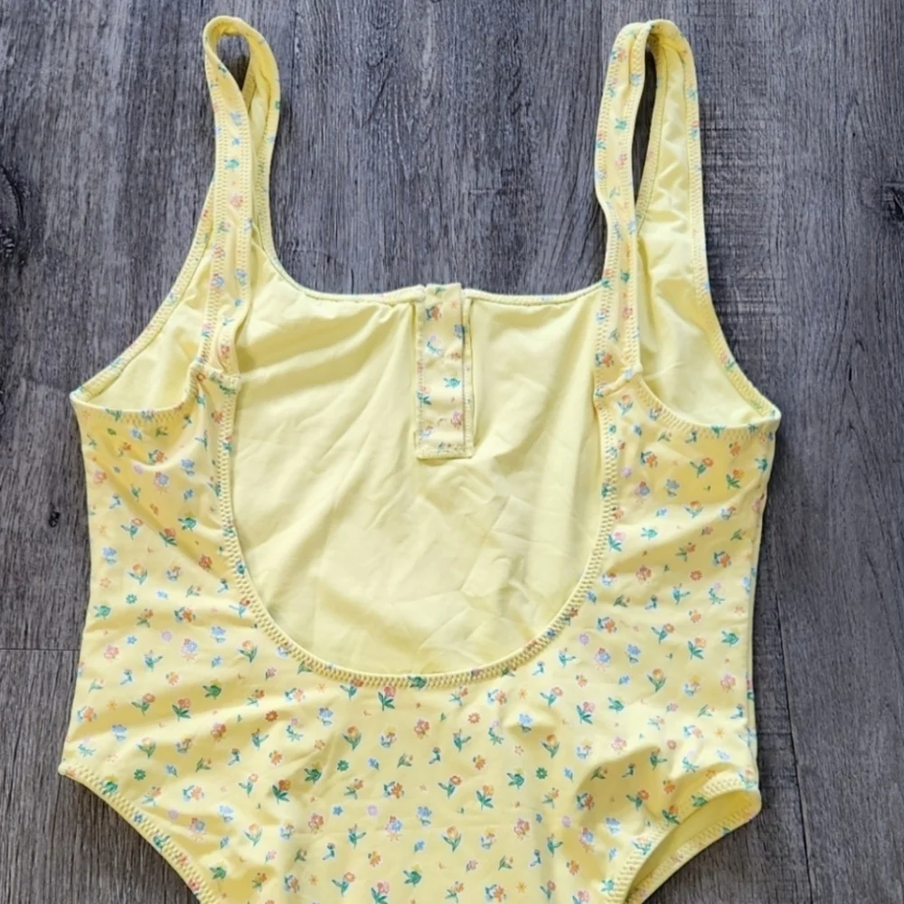 New!Frankies Bikinis x Pamela Anderson One Piece Swimsuit‎